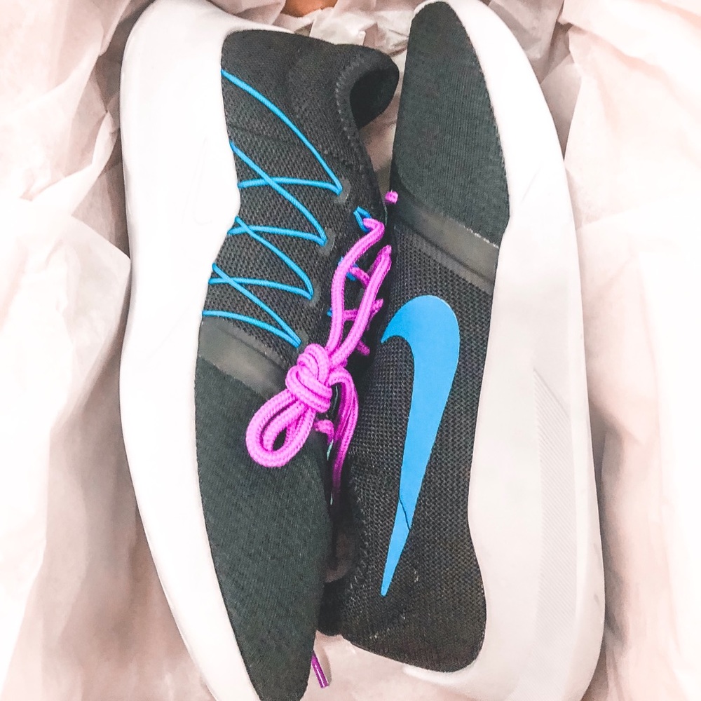 NWT Women’s Nike shoes